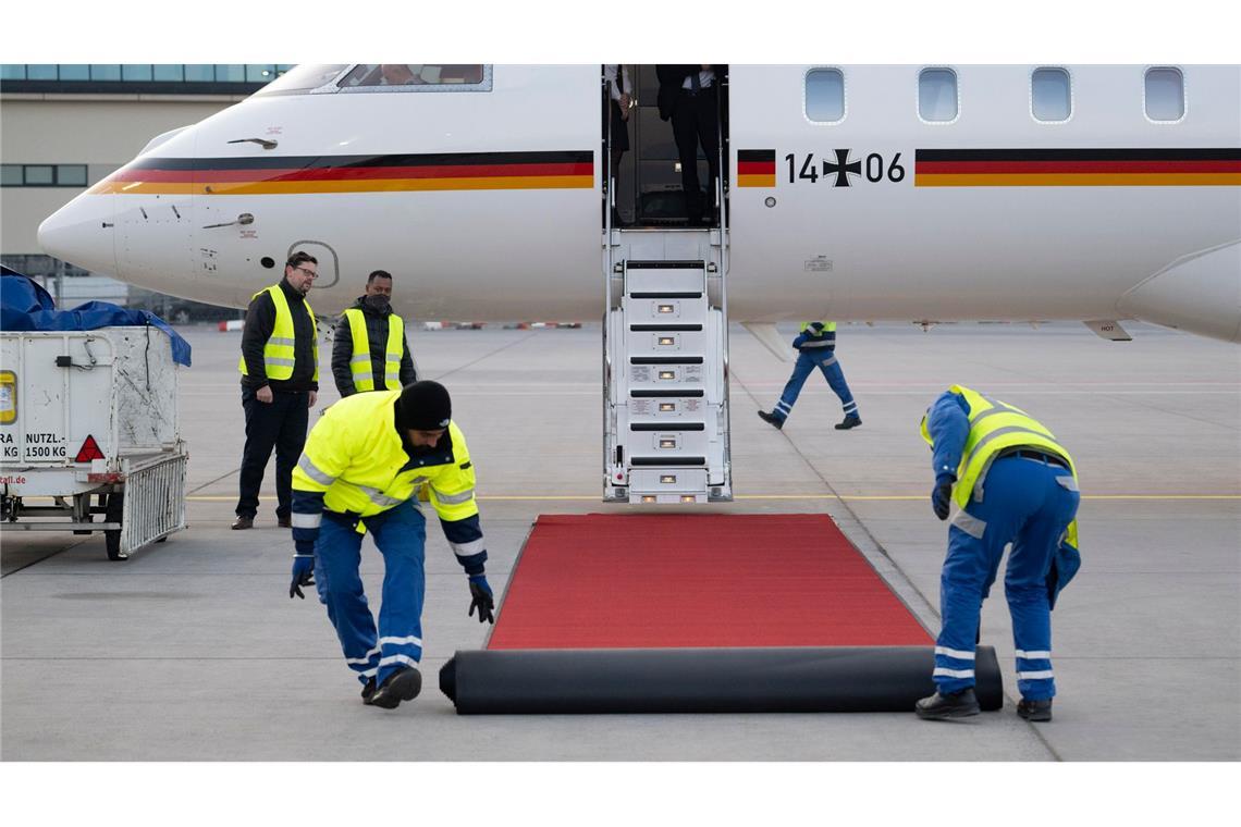 Roter Teppich für den Bundeskanzler