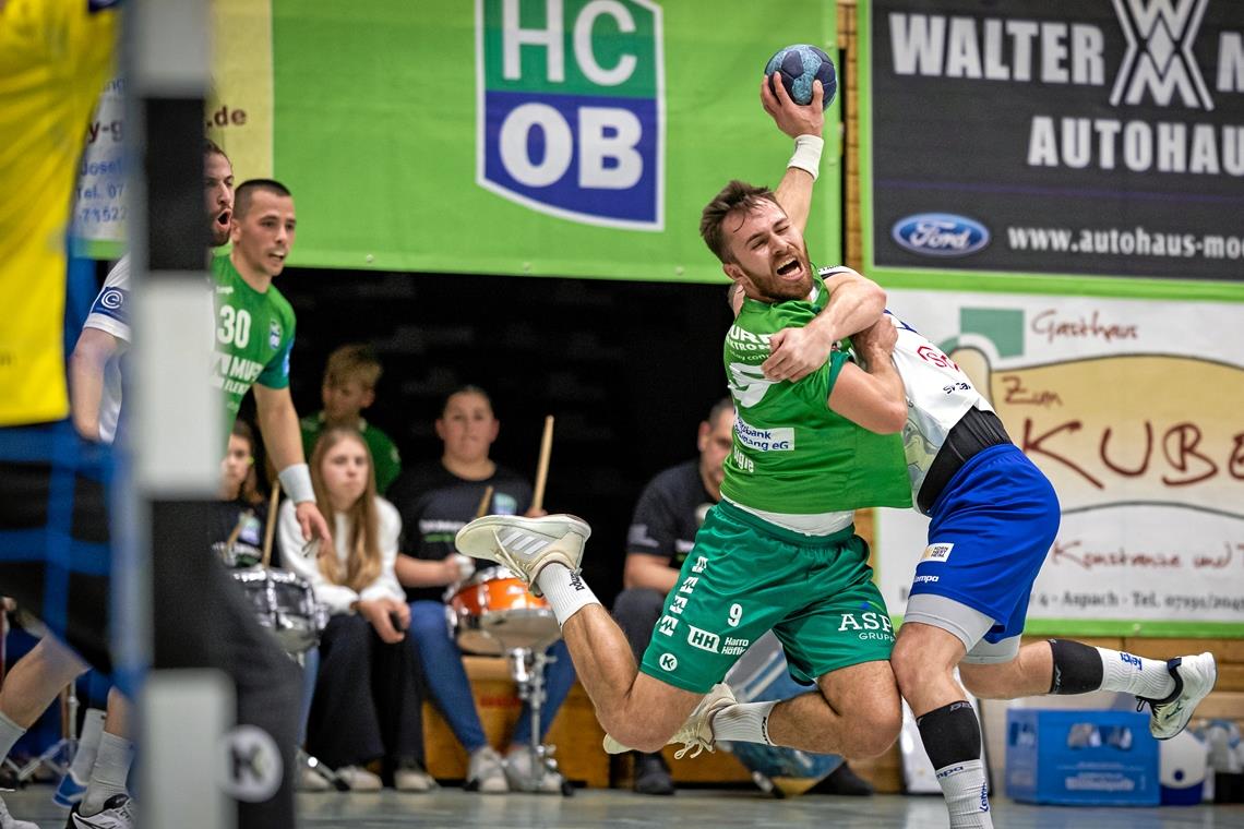 HC Oppenweiler/Backnang verspielt Heimsieg, behauptet aber Platz eins Ruben Sigle scheiterte mit dem letzten HCOB-Wurf in der umkämpften Partie am Kornwestheimer Keeper. Das Remis empfanden die Hausherren als Punktverlust. Foto: Alexander Becher