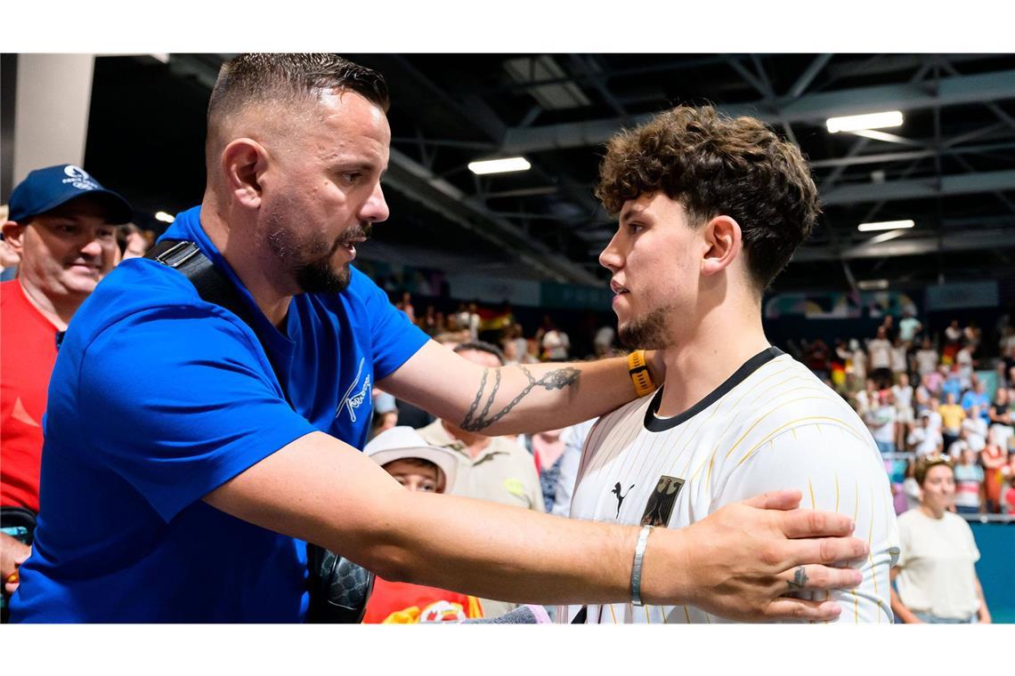 Rückraum links: Marko Grgic (re., neben seinem Vater Danijel), 22 Jahre, 31  Länderspiele, 91  Tore, SG Flensburg-Handewitt.