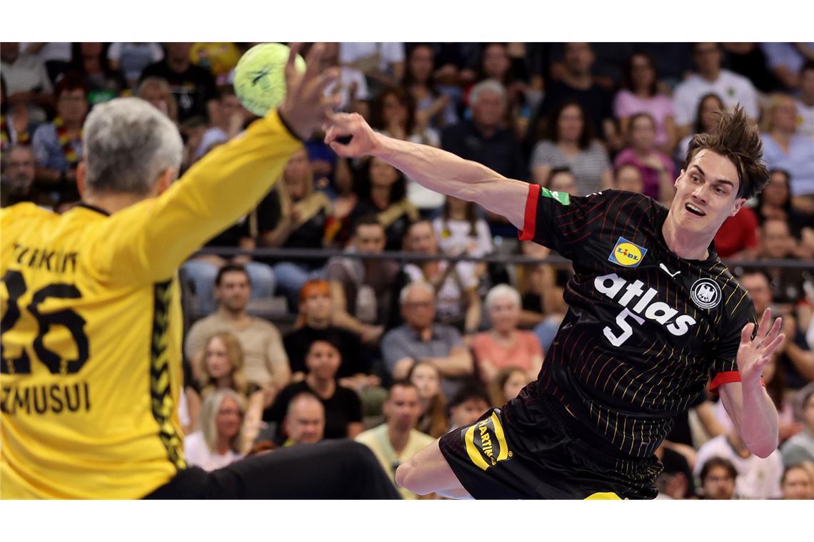 Rückraum links: Miro Schluroff, 25 Jahre, 8 Länderspiele, 20 Tore, VfL Gummersbach.