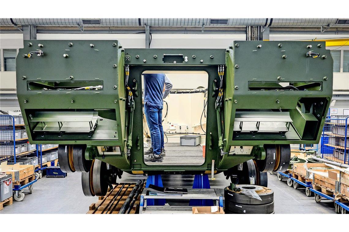 Die LBBW rüstet auf Rüstungskonzerne wie Rheinmetall sind durch die Zeitenwende wieder interessant für die Finanzbranche geworden.