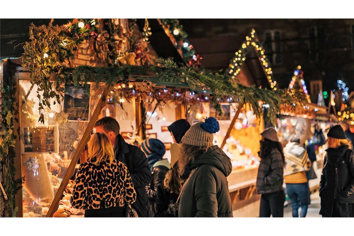 6 Tipps für einen Adventsausflug nach Straßburg Rund 300 Stände gilt es zu erkunden.