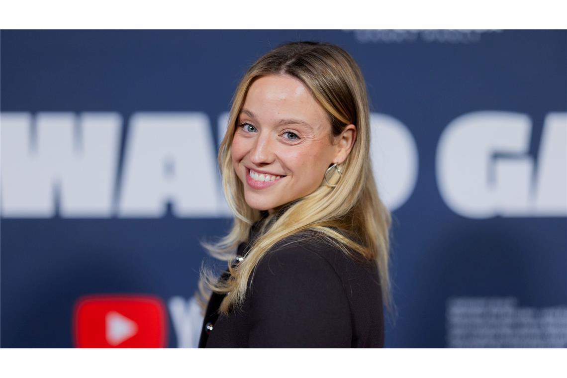 HandOfBlood räumt bei VideoDays als Creator des Jahres ab Running-Influencerin Paula Enzweiler erläuft sich den "Sport"-Preis.