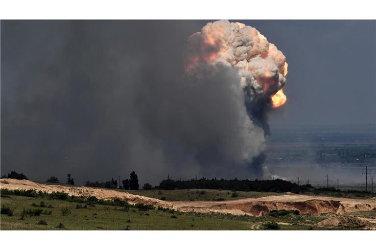 Russische Arsenale gehören zu den Hauptzielen ukrainischer Angriffe - im jüngsten Fall soll aber fahrlässiger Umgang mit Munition an den Explosionen schuld sein. (Archivbild)