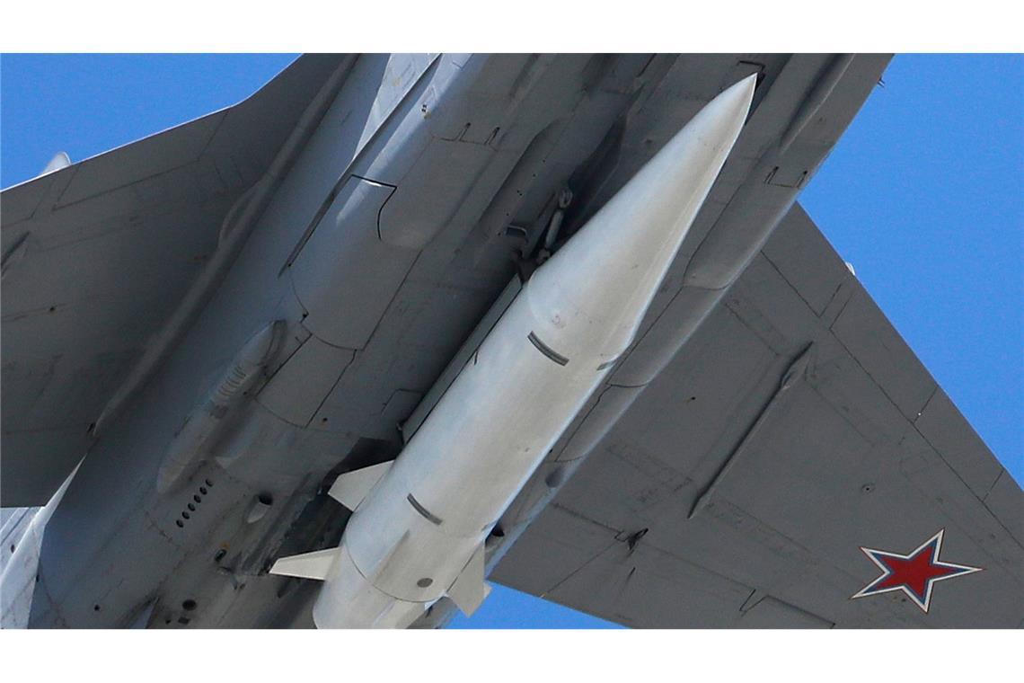 Russland beschießt Energieanlagen der Ukraine mit Raketen Russland soll bei der Attacke auf das ukrainische Energieversorgungsnetz neben Marschflugkörpern auch Kinschal-Raketen eingesetzt haben (Archivbild)