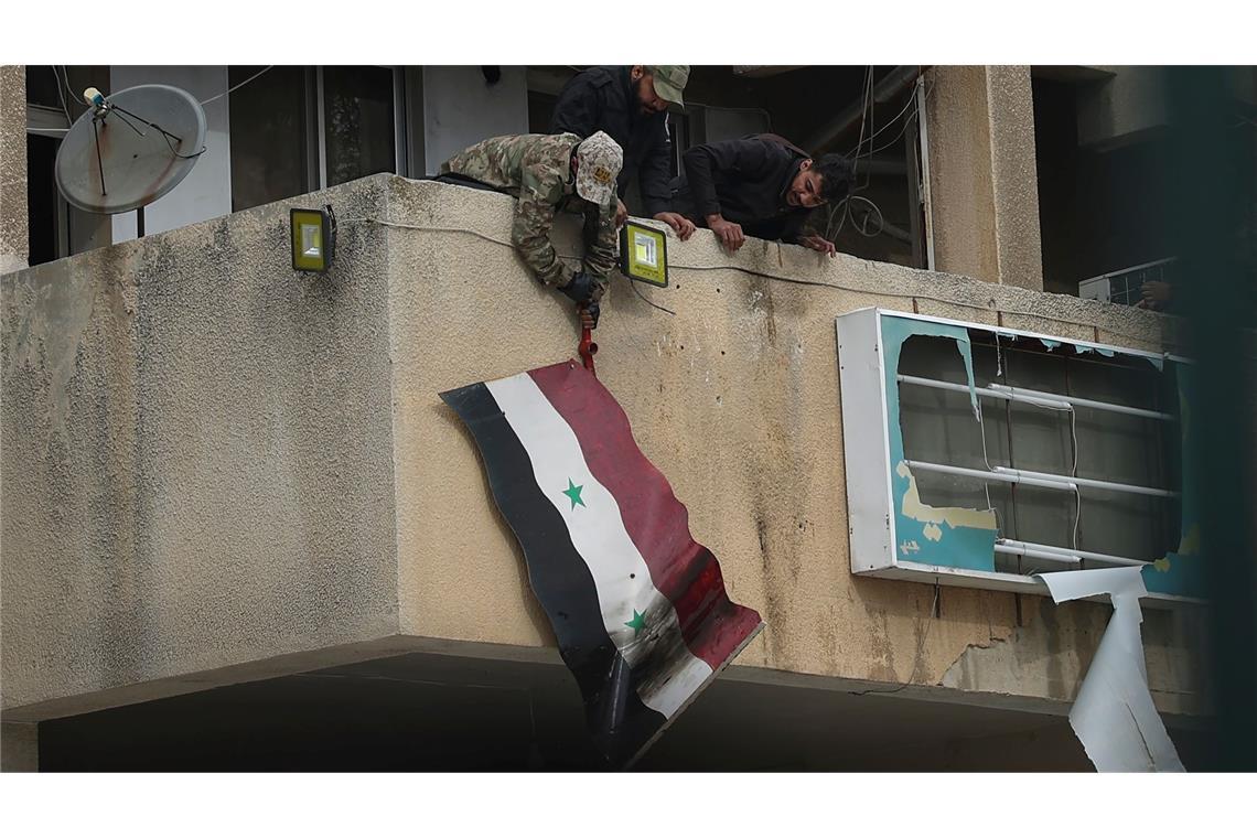 Was bedeutet der Fall der syrischen Großstadt Homs? Russland unterstützt seinen verbündeten Assad zunächst weiter.