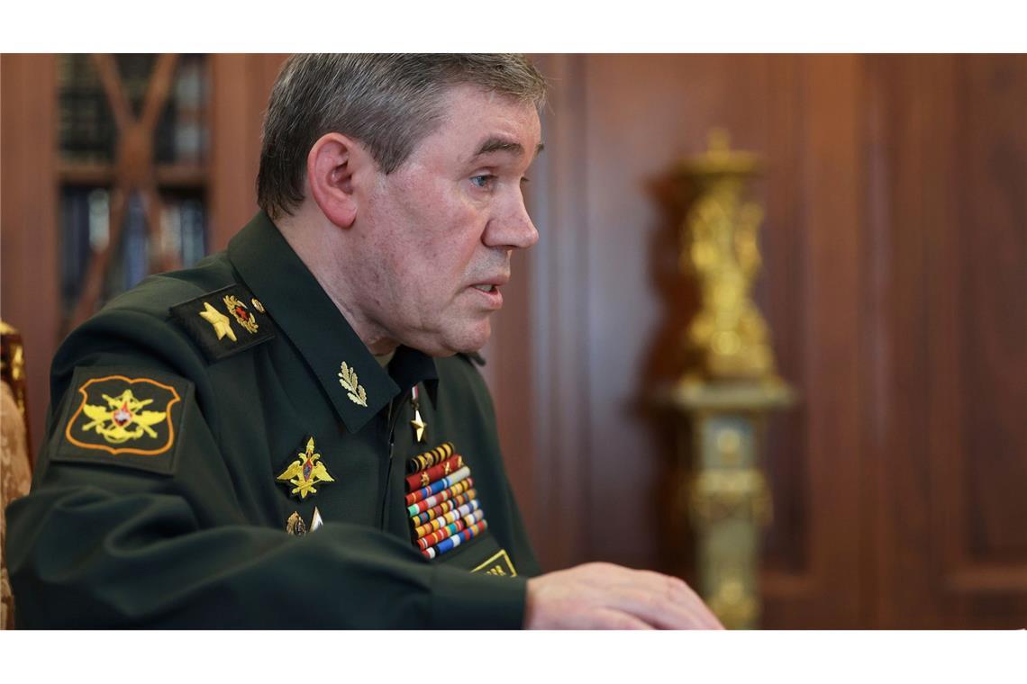 Moskaus Generalstabschef an Front - aus Unzufriedenheit? Russlands Generalstabschef Gerassimow soll ins Frontgebiet gereist sein. (Archivbild)