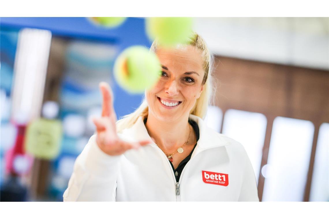 Sabine Lisicki spielt in der Serie Sabine Lisicki - und gibt in der Seifenoper einen Tennis-Workshop.