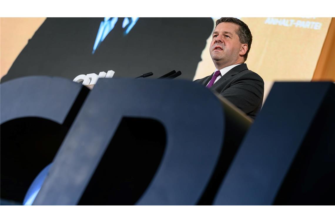 Sachsen-Anhalts Ministerpräsident Sven Schulze (CDU) hat seine ablehnende Haltung gegenüber AfD und Linken immer wieder bekräftigt. (Archivbild)