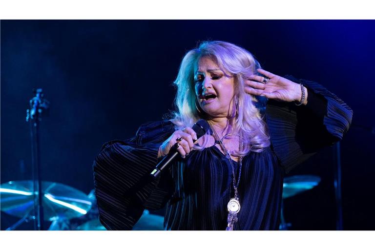 Sängerin Bonnie Tyler wird aktuell im Krankenhaus behandelt – ihr Management zeigt sich hoffnungsvoll, dass sie wieder gesund wird. (Archivbild)