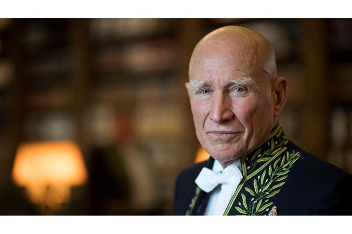Salgado erhielt zahlreiche Auszeichnungen und war Mitglied der französischen Akademie der Schönen Künste.