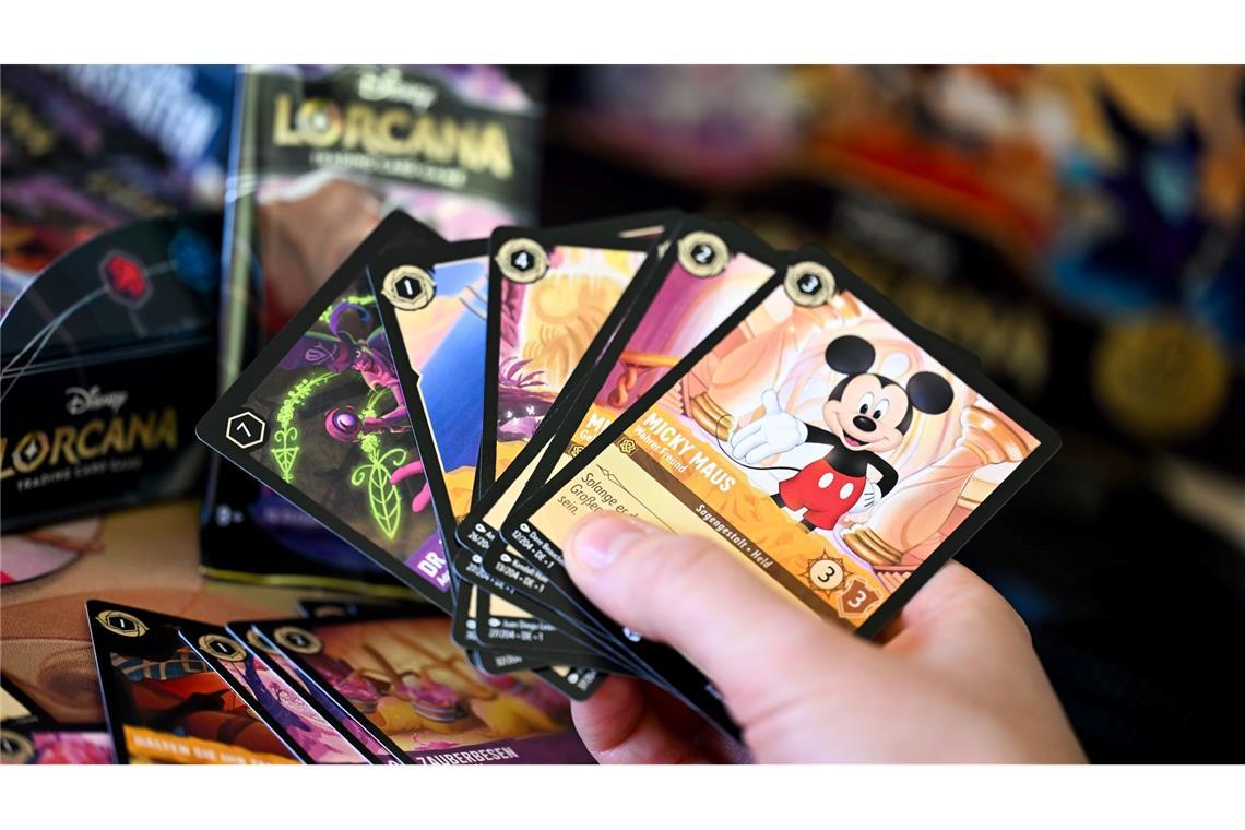 Sammelkarten-Hype treibt Umsatz von Ravensburger deutlich an Sammelkarten sind bei Ravensburger zum Umsatztreiber geworden. (Archivbild)