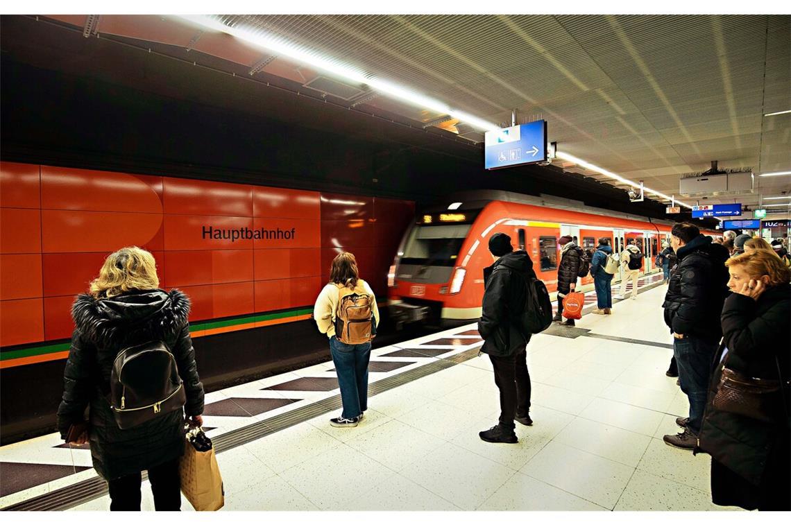 Taktausdünnung bei der S-Bahn endet Samstags fährt die S-Bahn wieder jede Viertelstunde.