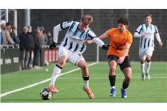 Samuel Unsöld (li.) und die Kickers testeten gegen den 1. CfR Pforzheim auf Kunstrasen, gegen den FCN II wird  der Ball auf Rasen rollen.


Foto:  Baumann/Julia Rahn/Julia Rahn