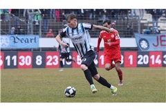 Samuel Unsöld verletzte sich im Pokalspiel in Holzhausen.          


Archivfoto: Pressefoto Baumann