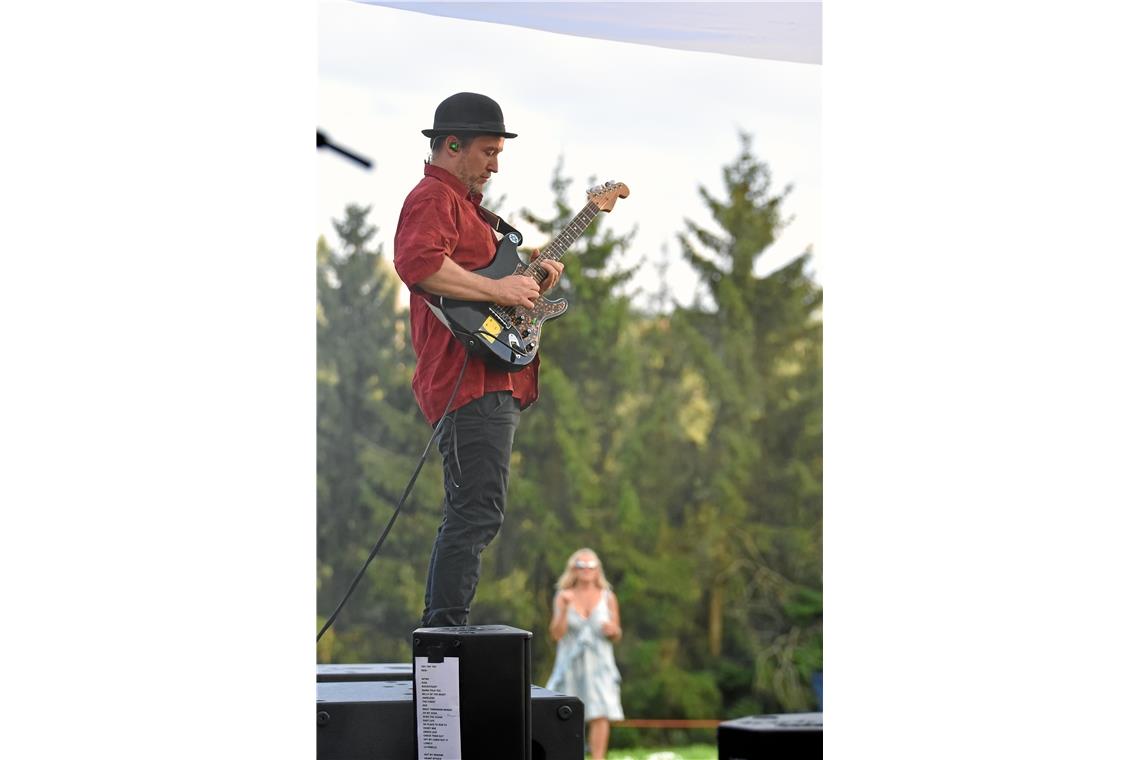 Samy Danger an der Gitarre, Murrhardter Sommerpalast Bergfestival in Murrhardt W...