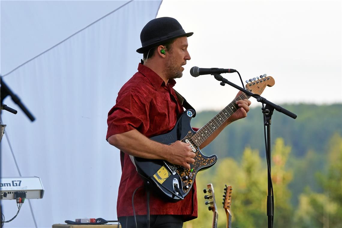 Samy Danger an der Gitarre, Murrhardter Sommerpalast Bergfestival in Murrhardt W...