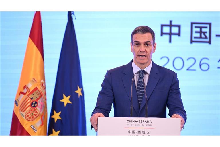 Sánchez wies in China die Kritik an der Maßnahme zurück.
