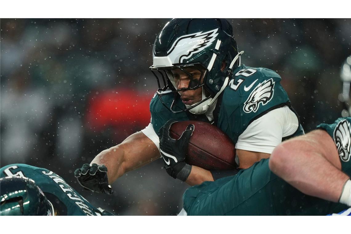 Sieg im Schnee: Eagles Gegner der Commanders in NFL-Playoffs Saquon Barkley hatte zwei Touchdowns.