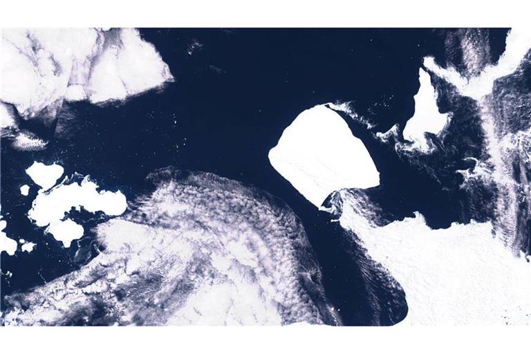 Satellitenaufnahme vom größten Eisberg des Planeten am 15. November 2023: Noch vor wenigen Monaten war A23a in der Antarktis so groß wie die Insel Mallorca.