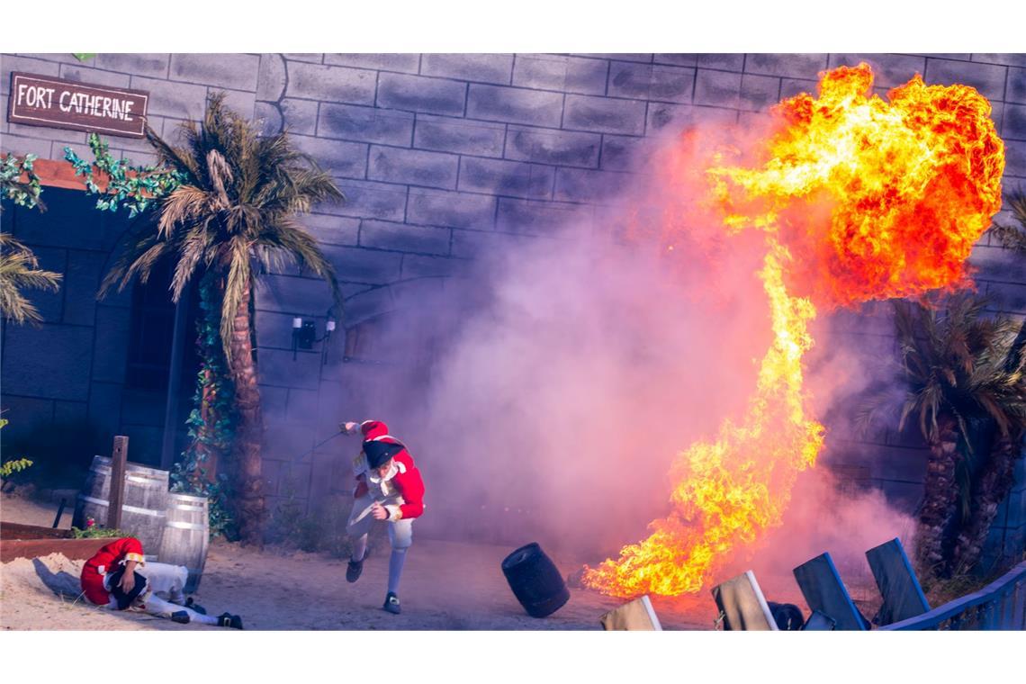 Bilder des Tages Schauspieler und Stuntmen üben bei der Generalprobe für das Piraten-Open-Air "„Capt`n Joshua Flint – der Pakt mit dem Teufel“.
