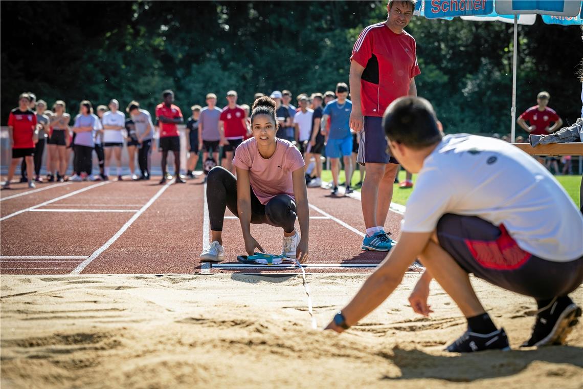 Ein Schultag im Zeichen des Sports Schaute genau hin, was die Bize-Schüler so vollbrachten: Marie-Laurence Jungfleisch.