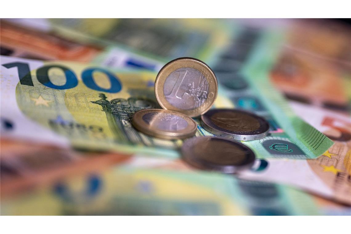 Liebe zum Bargeld schwindet Schein und Münze sind weiterhin sehr gefragt (Symbolbild)
