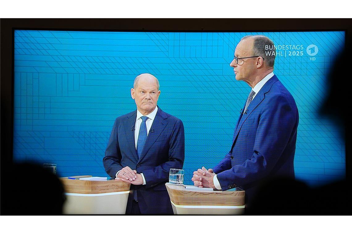 Scholz gewinnt TV-Duell laut Umfrage knapp – Merz punktet bei Männern Schenkten sich in der Zuschauergunst nicht viel: Olaf Scholz (links) und Friedrich Merz