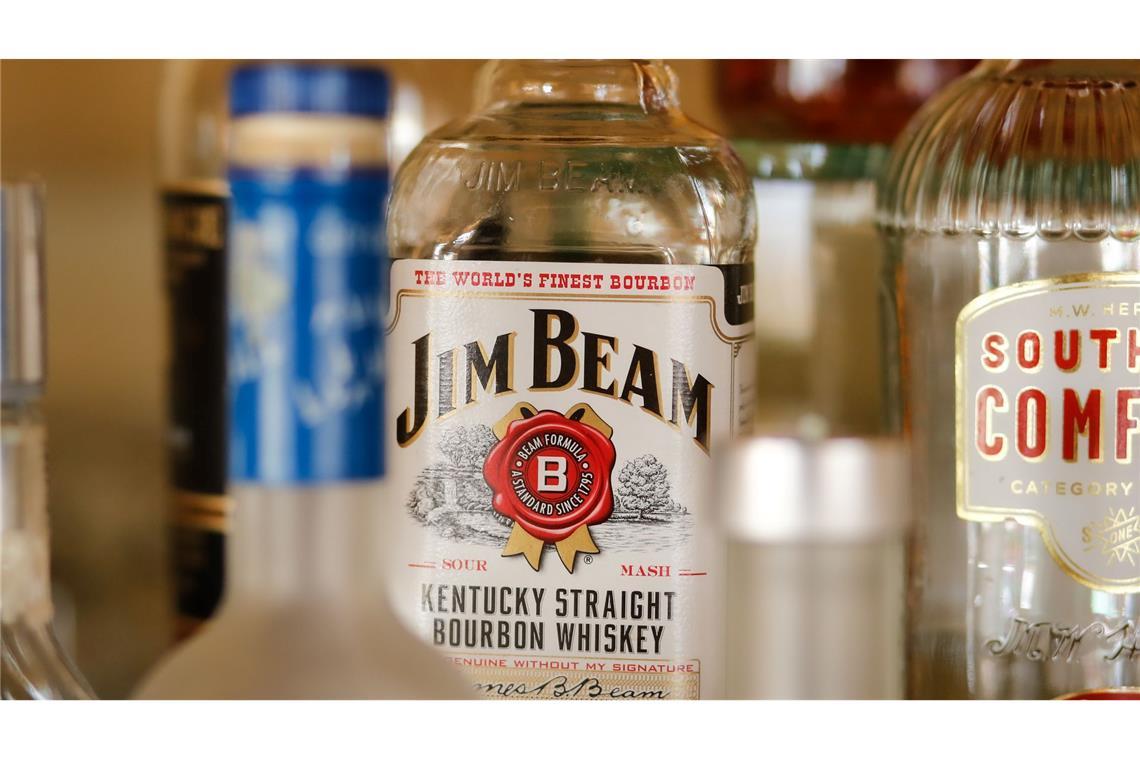 EU verschiebt Vergeltung für neue US-Zölle Schlecht für Spirituosen-Liebhaber: US-amerikanischer Whiskey könnte wegen EU-Zöllen teurer werden. (Archivbild)