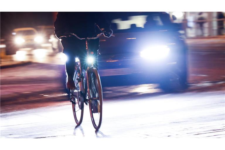 Schlechten Straßenverhältnisse erschweren in Teilen Baden-Württembergs den Arbeitsweg (Symbolbild).