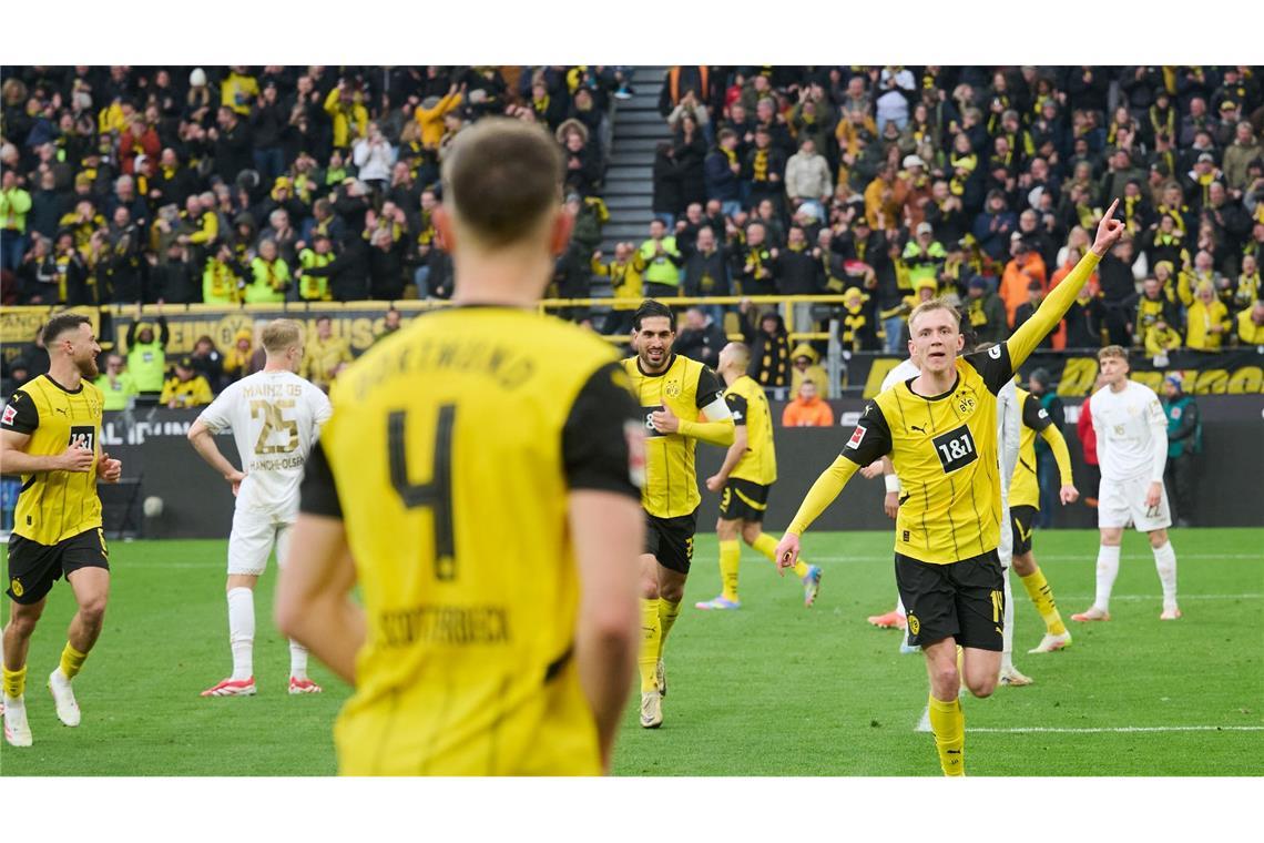BVB schöpft Mut und mahnt: Hoffnung auf Europa-Schlussspurt Schlotterbeck auf Beier: Der Abwehrchef und der Stürmer glänzten.