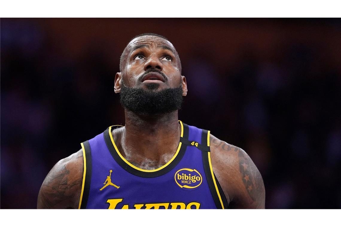 NBA-Star James: PR-Scherz statt Zukunftsentscheidung Schluss nach Saison 23: LeBron James hört auf.