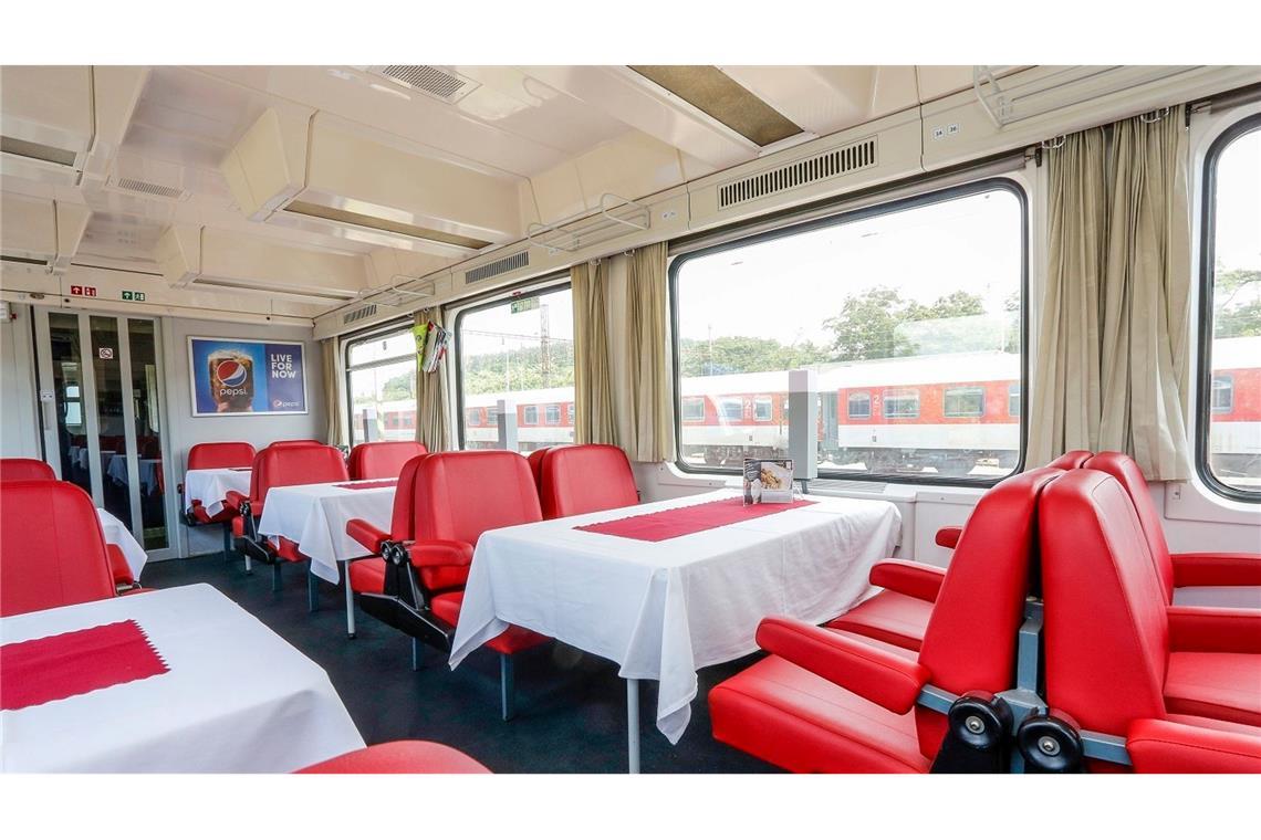 Langsamer Abschied vom "Knödelexpress" im Eurocity nach Prag Schnitzel und andere Speisen wurden bislang noch an Bord zubereitet.