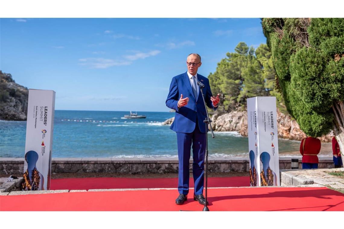 Schöne Kulisse, schwierige Fragen: Kanzler Friedrich Merz (CDU) beim Westbalkan-Treffen in Montenegro.