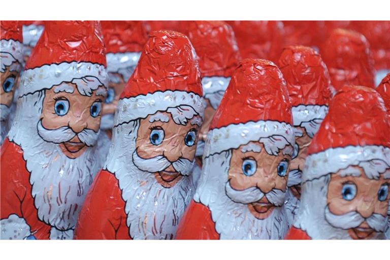 Schoko-Weihnachtsmänner kosten in diesem Jahr deutlich mehr.