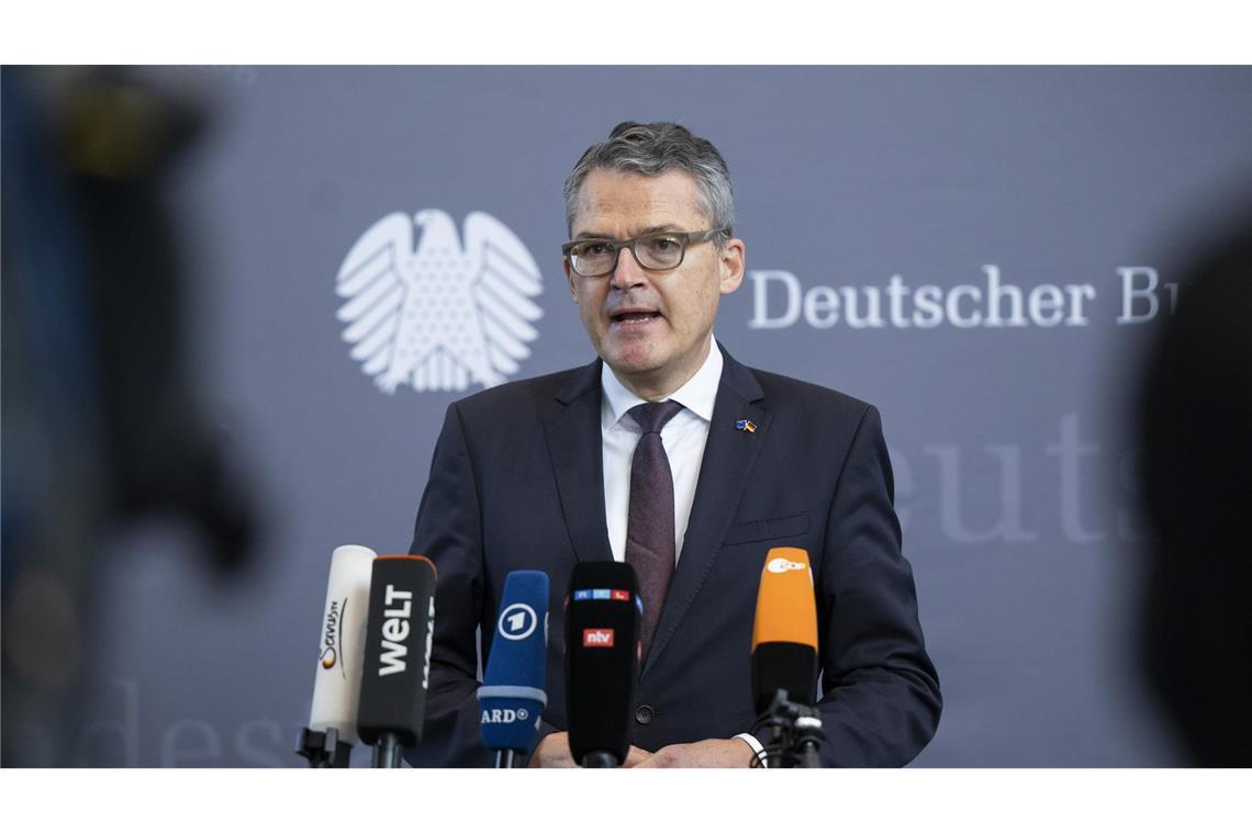 CDU kritisiert Ukraine-Besuch von Scholz als Wahlkampfmanöver Scholz mache „Wahlkampf auf dem Rücken der ukrainischen Bevölkerung“, so CDU-Mann Kiesewetter. (Archivbild)