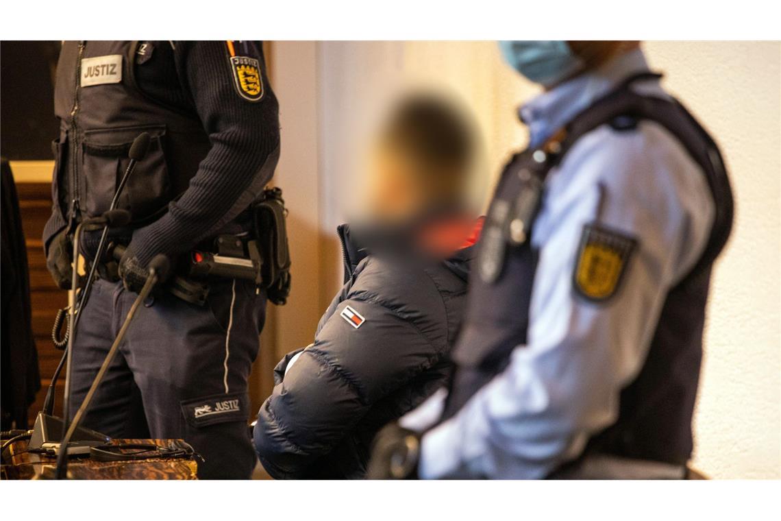 Gruppenvergewaltigung: Mittäter wird abgeschoben Schon der Strafprozess gegen zehn Männer im Hans-Bunte-Fall dauerte mehr als ein Jahr.