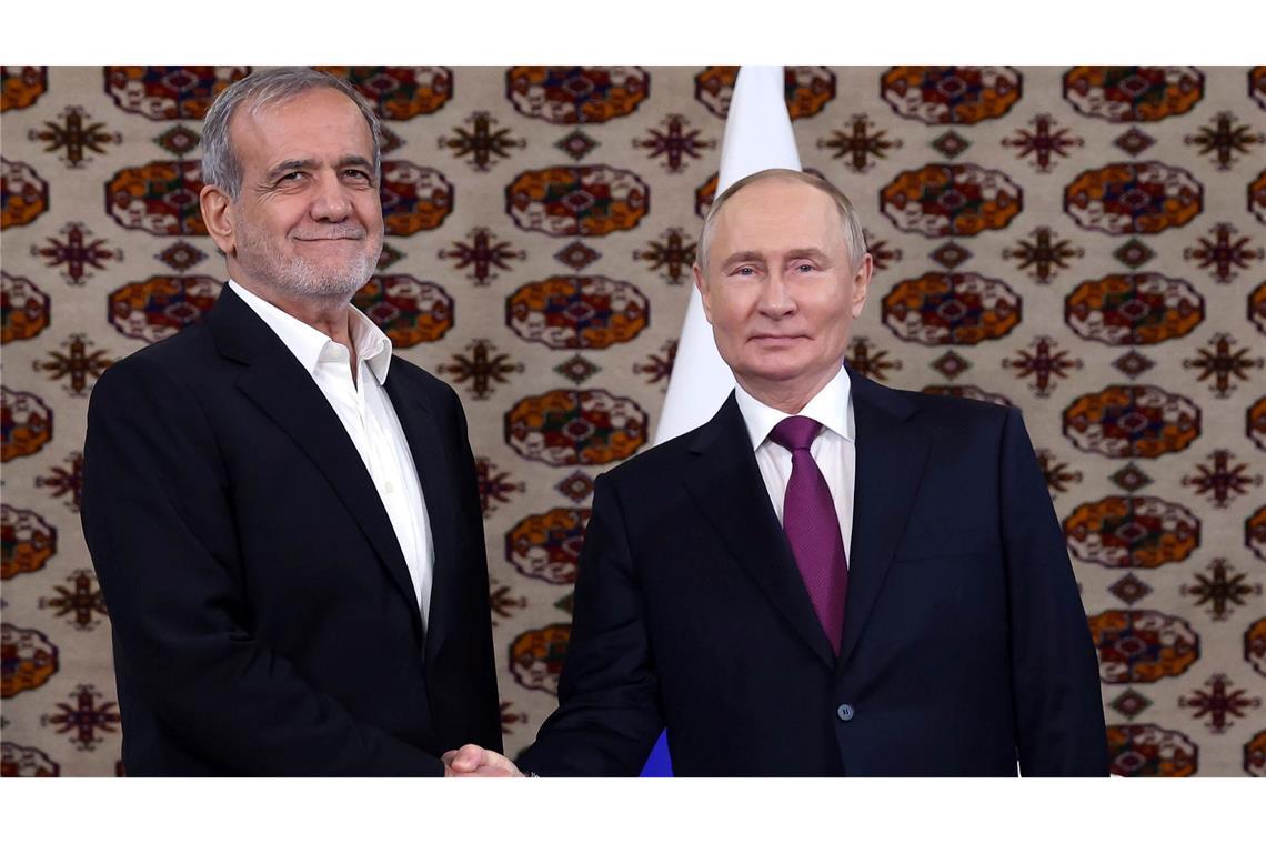 Russland und Iran besiegeln Kooperation für zwei Jahrzehnte Schon jetzt liefert der Iran Russland Waffen für seinen Angriffskrieg gegen die Ukraine - ein strategisches Partnerschaftsabkommen dürfte die militärische Zusammenarbeit beider Länder weiter stärken. (Archivbild)