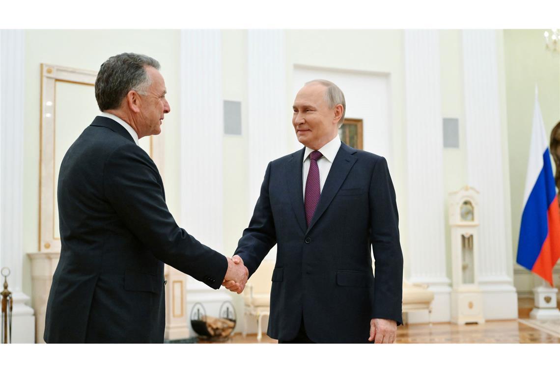 Attentat auf General überschattet Ukraine-Gespräch in Moskau Schon mehrfach haben der US-Sondergesandte Steve Witkoff und Kremlchef Wladimir Putin über ein mögliches Ende des russischen Angriffskrieges gegen die Ukraine verhandelt.