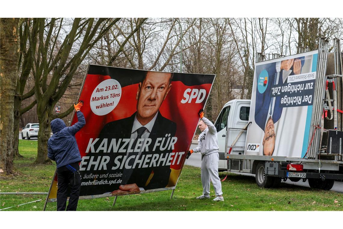 Merz will Regierung bis Ostern - SPD sortiert sich Schon werden die ersten Wahlplakate abgebaut, wie hier in Gelsenkirchen. In der nordrhein-westfälischen Stadt landete die AfD laut Daten der Bundeswahlleiterin mit 24,7 Prozent der Zweitstimmen knapp vor der SPD, die 24,1 Prozent erhielt.
