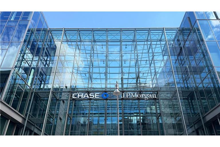 Schrittweise will Chase ihr App-basiertes Angebot für Privatkunden in Deutschland ausbauen und "zu einer führenden digitalen Hausbank" für Verbraucher werden.