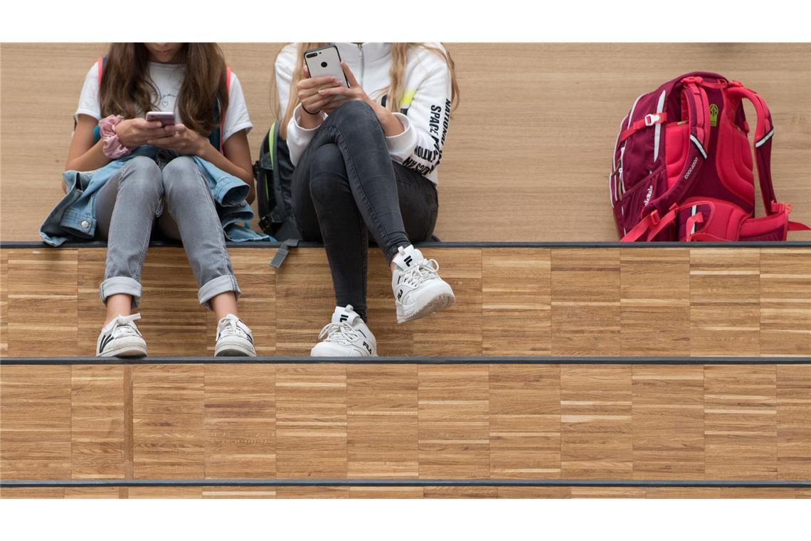 Schüler fordern in puncto Handynutzung faire Bedingungen. (Symbolbild)