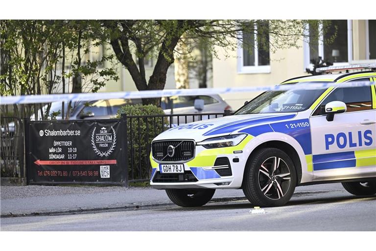 Schüsse mit drei Toten haben die schwedische Universitätsstadt Uppsala erschüttert.
