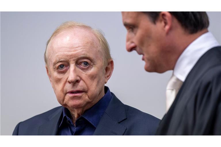 Schuhbeck mit seinem Anwalt Norbert Scharf.