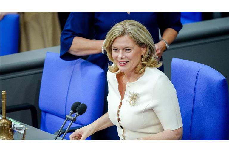 Schulklassen müssten die Möglichkeit haben, sich unmittelbar im Bundestag über die parlamentarische Arbeit zu informieren, so Bundestagspräsidentin Julia Klöckner.