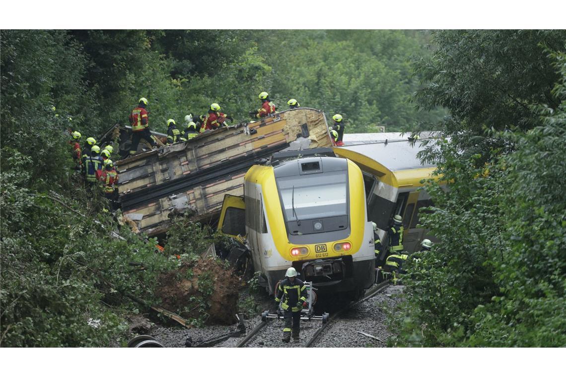 Schweres Zugunglück mit mehreren Toten