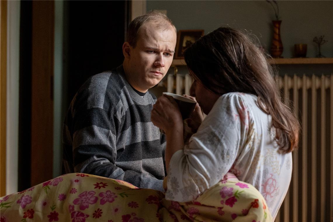 Sebastian Geier ist körperlich und geistig eingeschränkt. Als die Mutter erkrankt und schließlich stirbt, ist der 27-Jährige auf sich allein gestellt. Wo ist er hin?