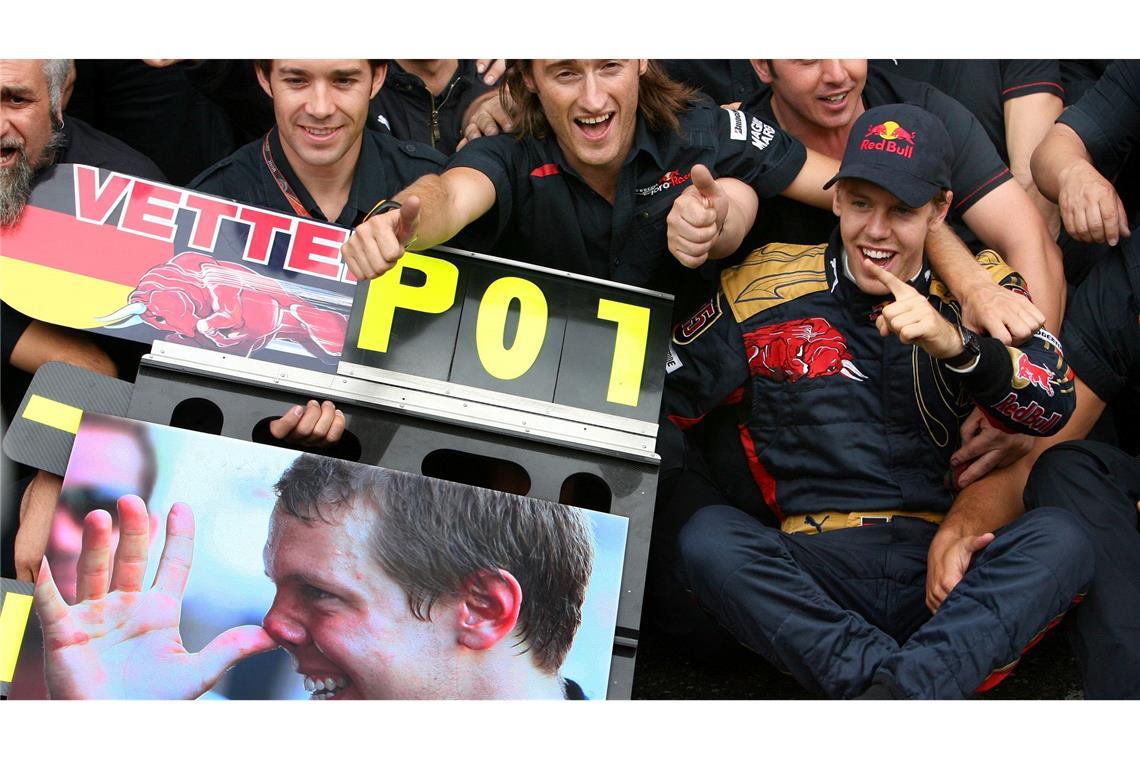 Sebastian Vettel (r) war 2008 jüngster Pole-Mann - und gewann dann auch das Rennen. (Archivbild)