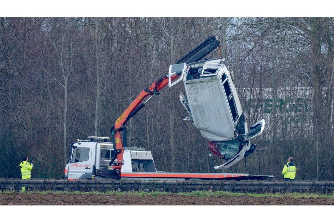 Sechs Männer waren in dem Transporter unterwegs.