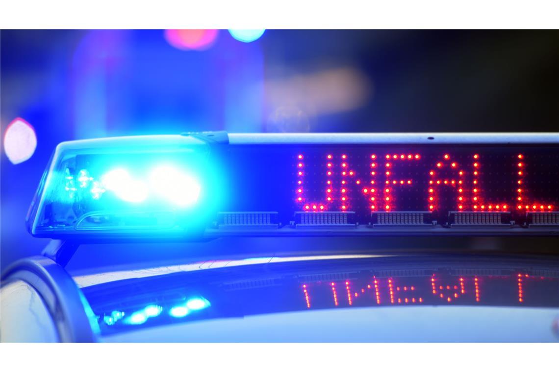 Sechs Menschen sind bei dem Unfall verletzt worden (Symbolbild).